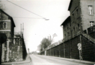 Stadtarchiv Weimar, 60 10-5/26, Blick in die Buttelstdter Straße nach der Straßenunterführung, 1985