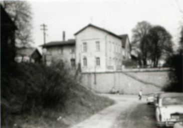 Stadtarchiv Weimar, 60 10-5/26, Blick aus der Straße "Hinter dem Bahnhof" zur Buttelstedter Straße 2, 1985