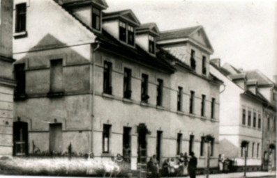 Stadtarchiv Weimar, 60 10-5/26, Blick auf die Watzdorfstraße 25, um 1910