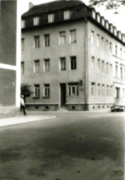 Stadtarchiv Weimar, 60 10-5/26, Blick zur Kreuzung Friesstraße/ Carl-von-Ossietzky-Straße 30, ohne Datum