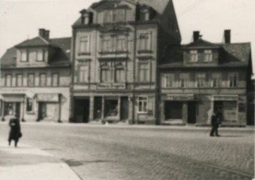 Stadtarchiv Weimar, 60 10-5/26, Blick auf die Ettersburger Strasse 1, 3 und 5 , 1931