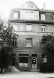 Stadtarchiv Weimar, 60 10-5/26, Blick auf die Ettersburger Strasse 9, 1987