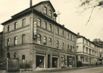 Stadtarchiv Weimar, 60 10-5/26, Blick in die Ettersburger Straße 13, 15 und 17 , 1937