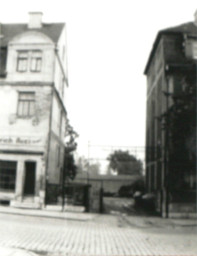 Stadtarchiv Weimar, 60 10-5/26, Blick auf Grundstückszufahrt Ettersburger Straße 20/22, 1985