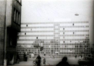 Stadtarchiv Weimar, 60 10-5/26, Blick auf die Straßenkreuzung Ettersburger Straße/Rießnerstraße, 1987