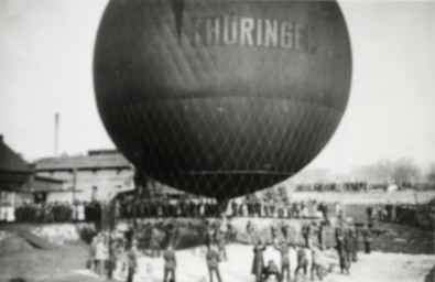 Stadtarchiv Weimar, 60 10-5/26, Start des Luftballons "Thüringen", um 1900