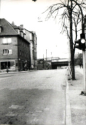 Stadtarchiv Weimar, 60 10-5/26, Blick Ecke Fuldaer-Straße (früher Friedrich-Engels-Ring) Richtung Ettersburger Straße, 1975