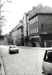 Stadtarchiv Weimar, 60 10-5/26, Blick in die Ernst-Thälmann-Straße, 1975