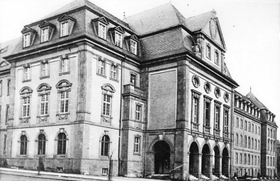 Stadtarchiv Weimar, 60 10-5/26, Straßenkreuzung Ettersburger Straße (heute Ernst-Thälmann-Straße) und Watzdorfstraße (heute Carl-von-Ossietzky-Straße), um 1920