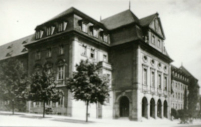 Stadtarchiv Weimar, 60 10-5/26, Straßenkreuzung Ettersburger Straße (heute Ernst-Thälmann-Straße) und Watzdorfstraße (heute Carl-von-Ossietzky-Straße), 1975