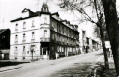 Stadtarchiv Weimar, 60 10-5/26, Blick in die Ernst-Thälmann-Straße, 1977