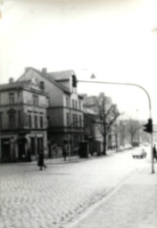 Stadtarchiv Weimar, 60 10-5/26, Straßenkreuzung Ernst-Thälmann-Straße / Carl-von-Ossietzky-Straße, 1975