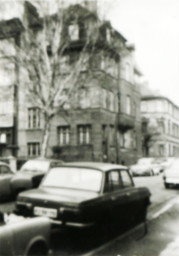 Stadtarchiv Weimar, 60 10-5/26, Blick auf die Straßenkreuzung Papststraße/ Bertuchstraße, ohne Datum