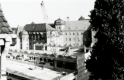 Stadtarchiv Weimar, 60 10-5/26, Blick auf die Baustelle für die Turnhalle/Meyerstraße, 1986