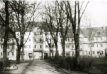 Stadtarchiv Weimar, 60 10-5/26, Blick auf den Zeppelin-Platz, 1985