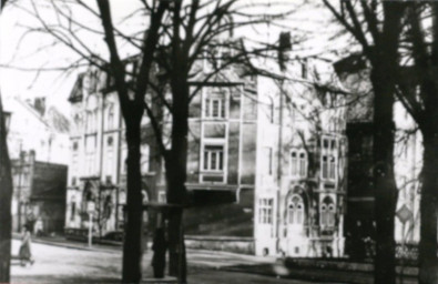 Stadtarchiv Weimar, 60 10-5/26, Blick auf die Straßenkreuzung Röhrstraße/ Döllstädtstraße , um 1980