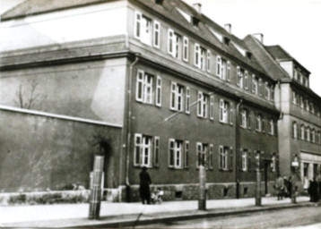 Stadtarchiv Weimar, 60 10-5/26, Blick auf die Gebäude Röhrstraße 30 und 32, ohne Datum