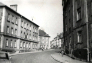 Stadtarchiv Weimar, 60 10-5/26, Blick in die Falkstraße, 1974