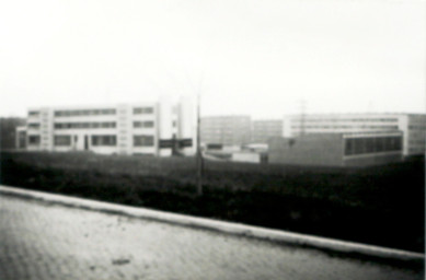 Stadtarchiv Weimar, 60 10-5/26, Blick von der Heldrunger Straße auf die Bebauung der Bonhoefferstraße, 1978