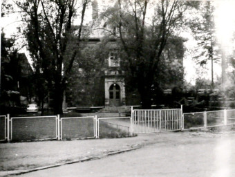 Stadtarchiv Weimar, 60 10-5/27, Tiefurter Allee 4, 1975