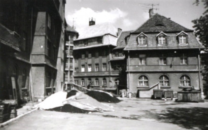 Stadtarchiv Weimar, 60 10-5/28, Blick in den Innenhof Schwanseestraße 9/11, ohne Datum