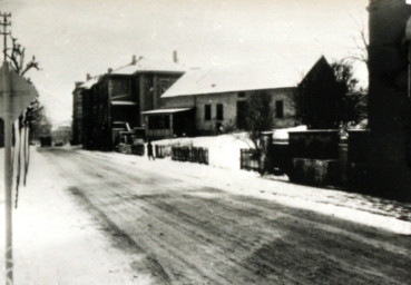 Stadtarchiv Weimar, 60 10-5/28, Blick in die Schwanseestraße, um 1967