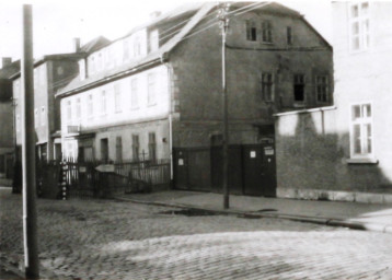 Stadtarchiv Weimar, 60 10-5/28, Blick in die Schwanseestraße, wohl 1978