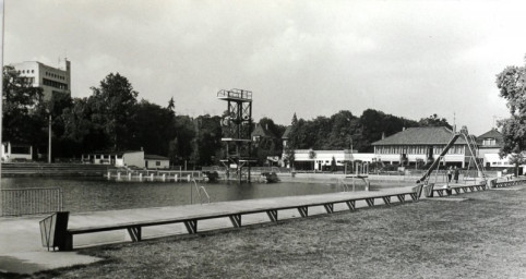 Stadtarchiv Weimar, 60 10-5/28, Blick in das Schwanseebad, ohne Datum