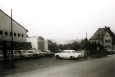 Stadtarchiv Weimar, 60 10-5/28, Blick von der Milchhofstraße zur Einmündung in die Schwanseestraße, ohne Datum