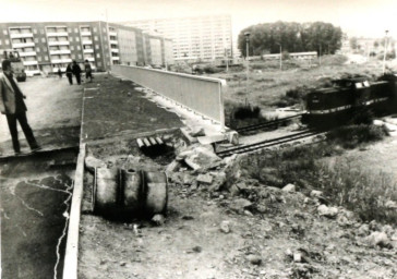 Stadtarchiv Weimar, 60 10-5/29, Blick auf die Brücke nach Weimar-West, nach 1979