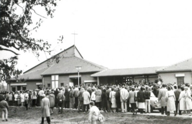 Stadtarchiv Weimar, 60 10-5/29, Blick zum Evangelischen Gemeindezentrum "Paul Schneider" in Weimar-West, 1988