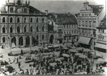 Stadtarchiv Weimar, 60 10-5/3 Bd. 1, Blick auf den Markt mit Wochenmarkt, um 1910