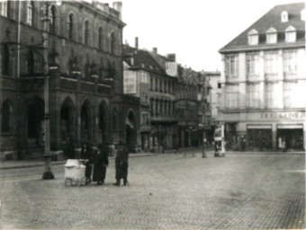 Stadtarchiv Weimar, 60 10-5/3 Bd. 1, Blick vom Markt in die Kaufstraße, wohl 1931