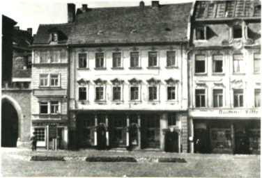 Stadtarchiv Weimar, 60 10-5/3 Bd. 1, Blick auf die Marktwestseite, 1955