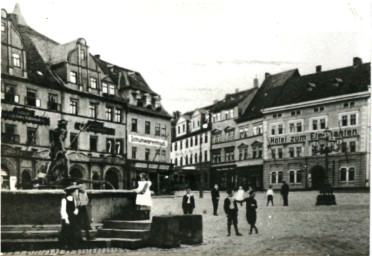 Stadtarchiv Weimar, 60 10-5/3 Bd. 1, Blick über den Markt mit Kandelaber, um 1900