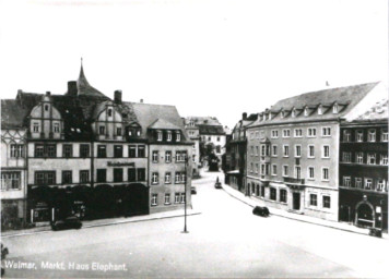 Stadtarchiv Weimar, 60 10-5/3 Bd. 1, Blick vom Rathaus zum Fürstenplatz, vor 1945