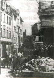 Stadtarchiv Weimar, 60 10-5/3 Bd. 1, Blick vom Markt in die Kaufstraße, 1945