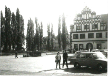 Stadtarchiv Weimar, 60 10-5/3 Bd. 1, Blick über den Markt zum Stadthaus, 1988