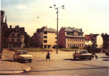 Stadtarchiv Weimar, 60 10-5/3 Bd. 1, Blick vom Markt in die Dimitroffstraße, 1988