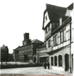 Stadtarchiv Weimar, 60 10-5/3 Bd. 1, Blick von der Dimitroffstraße zum Markt, 1980