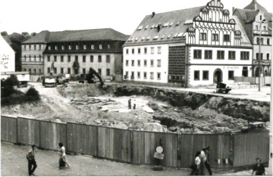 Stadtarchiv Weimar, 60 10-5/3 Bd. 2, Blick auf die Baustelle Marktnordseite, 1988