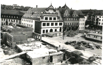 Stadtarchiv Weimar, 60 10-5/3 Bd. 2, Blick auf die Baustelle Marktnordseite, um 1990