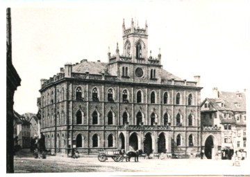 Stadtarchiv Weimar, 60 10-5/3 Bd. 2, Blick auf das Rathaus/ Marktseite, um 1895