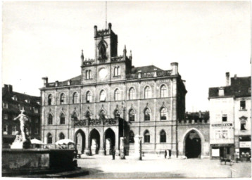 Stadtarchiv Weimar, 60 10-5/3 Bd. 2, Blick vom Markt zum Rathaus, um 1920