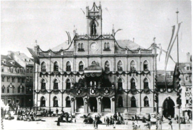 Stadtarchiv Weimar, 60 10-5/3 Bd. 2, Blick auf das Rathaus, 1892