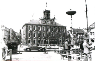 Stadtarchiv Weimar, 60 10-5/3 Bd. 2, Blick auf den Marktplatz mit Rathaus, um 1935