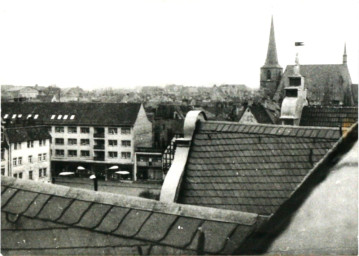 Stadtarchiv Weimar, 60 10-5/3 Bd. 2, Blick vom Dach Markt 12 , 1975