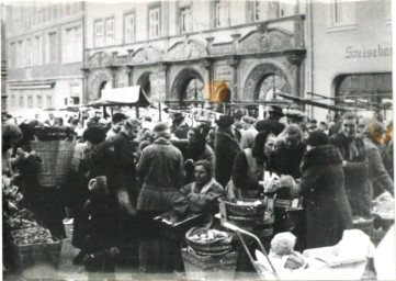 Stadtarchiv Weimar, 60 10-5/3 Bd. 2, Wochenmarkt auf dem Markt, um 1935