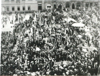 Stadtarchiv Weimar, 60 10-5/3 Bd. 2, Blick vom Rathaus auf den Markt, um 1910