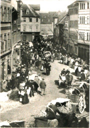 Stadtarchiv Weimar, 60 10-5/3 Bd. 2, Blick in die Frauentorstraße , um 1900